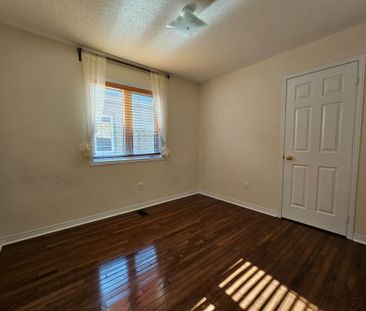 For Lease - 19 Voysey Way, Markham, Ontario - Photo 3