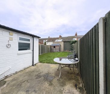 2 bed Terraced House To Let - Photo 6