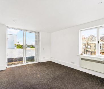 3 bedroom flat to rent - Photo 1