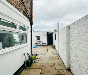 3 bedroom end of terrace house to rent - Photo 5