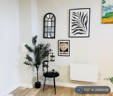 1 bedroom in a flat share to rent - Photo 5