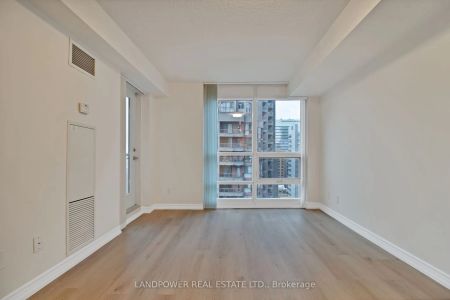 761 Bay Street #1810 - Photo 3