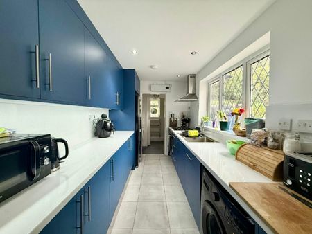Church Street, Silverdale, ST5 - Photo 2