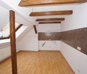 Romantische Dachgeschoss-Wohnung mit Sichtbalken - Photo 3