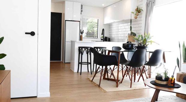 Modern Townhouse With Style - Photo 1