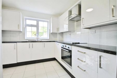 3 bedroom terraced house to rent - Photo 5