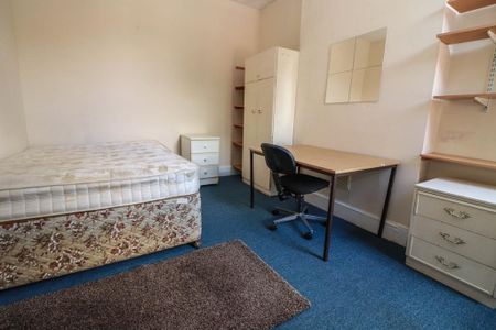 5 bedroom semi-detached house to rent - Photo 5