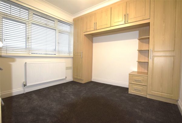 Millais Gardens, Edgware, HA8 - Photo 1