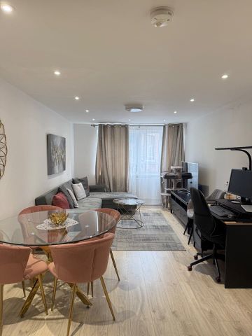 1 Bed Flat, Cheesemans Terrace, W14 - Photo 3