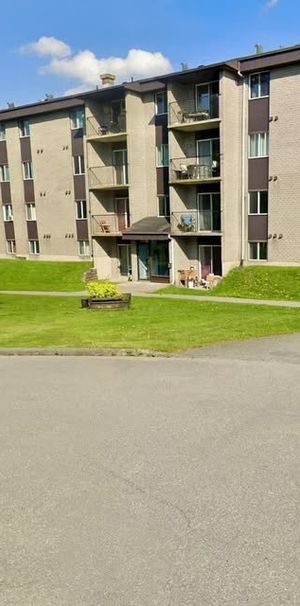 4 ½ RÉNOVÉ|FLEURIMONT|1 MOIS GRATUIT - Photo 1