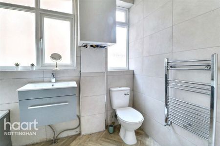 1 bedroom in a house share to rent - Photo 3