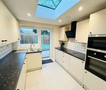 Gossops Green 0 bedroom house share to rent - Photo 3