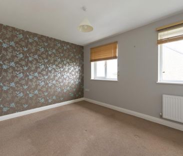 2 bedroom semi-detached house to rent - Photo 3