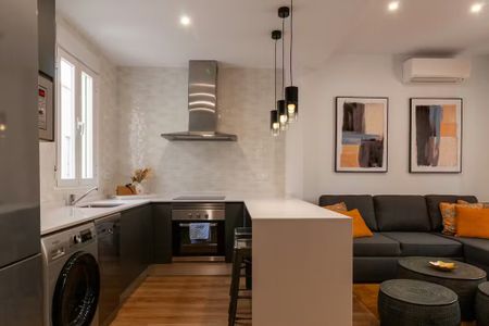 Calle de Fuencarral, Madrid, Community of Madrid 28010 - Photo 2