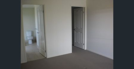 Large Family Home in Caloundra West! - Photo 5