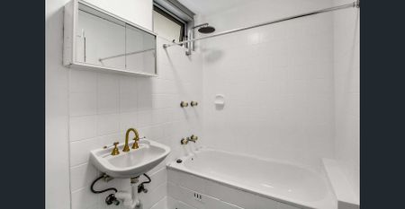 Bright 2-Bedroom Apartment with Parking in the Heart of Glebe - Photo 4