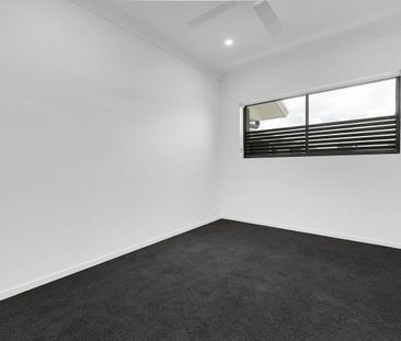 MODERN LIVING IN INNER CITY CHARACTER SUBURB. - Photo 2