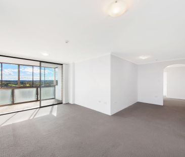 Stylish 12th Floor Apartment with Spectacular City & Water Views - Photo 3