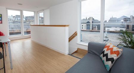 1 bedroom in a flat share to rent - Photo 4