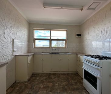 Beachside Living – 2 Bedroom Rental in Prime Glenelg Location - Photo 6