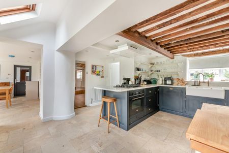 4 bedroom detached house to rent - Photo 5