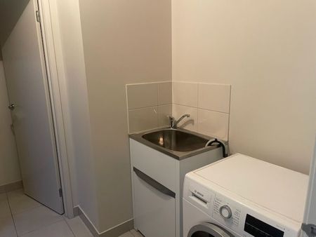 Modern & Low Maintenance - Photo 3