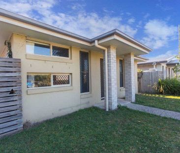 Modern Family Home in Convenient Pimpama Location - Photo 3