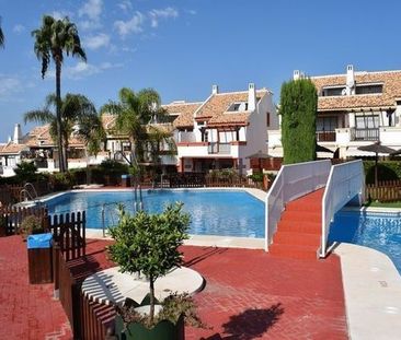 Alquiler de chalet adosado en Urbanizacion Valdeolletas - Photo 3