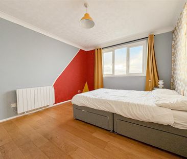 Marina, St. Leonards, TN38 0BU - Photo 1