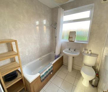 2 bedroom ground floor flat to rent - Photo 6