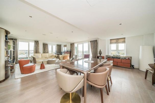 3 bedroom flat to rent - Photo 1