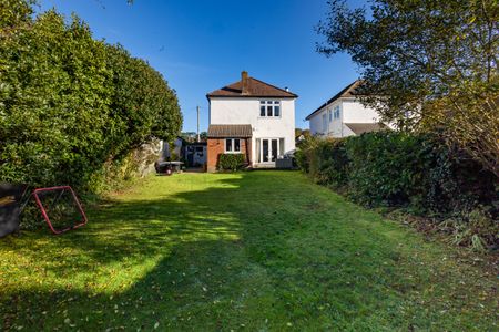 3 bed detached house to rent in Austin Avenue, Lilliput, BH14 - Photo 3