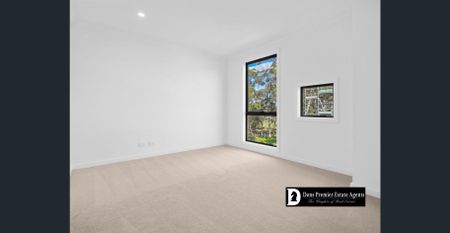 Stylish 3-Bedroom Townhouse in Prime South Morang Location! - Photo 4