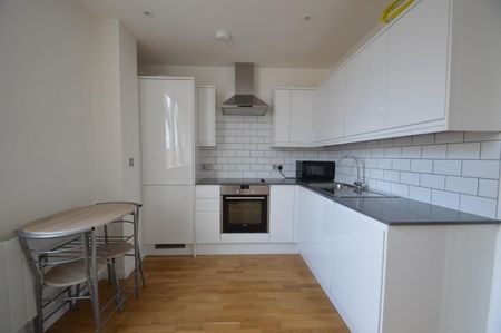 8 Bath Road, 8 Bath Road, Slough,SL1 - Photo 4