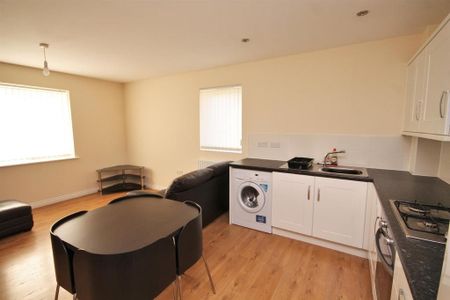 2 bedroom apartment to rent - Photo 4