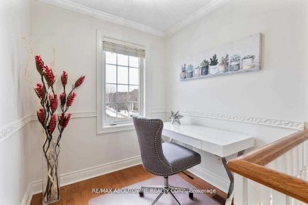 Detached Home For Lease | W9245835 - Photo 3