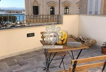 Casa con terrazzo vista mare