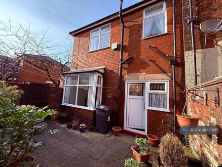 3 bedroom terraced house to rent - Photo 4