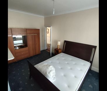 Room in a Shared House, Sedgeford Road, W12 - Photo 2