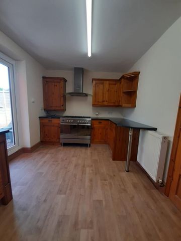 2 bedroom semi-detached house to rent - Photo 4