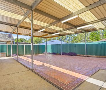 Spacious 4-Bedroom Family Home with a Spacious Sunroom & Large Outd... - Photo 5