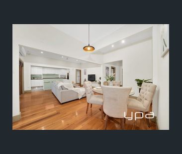 PRIZED SOUTH SIDE POCKET! - Photo 5