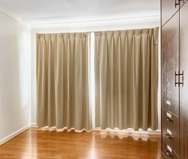 FRESHLY PAINTED 4 BEDROOM HOME IN IDEAL LOCATION - Photo 6