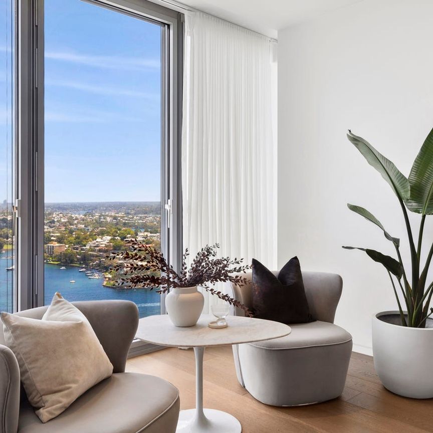 LUXURY APARTMENT WITH STUDY & WATER VIEWS AT ONE SYDNEY HARBOUR - Photo 1