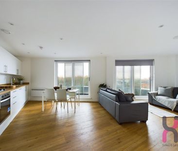 3 bedroom flat to rent - Photo 4