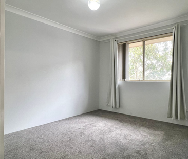 Cosy Two Bedroom Unit - Photo 2