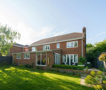 5 bedroom detached house to rent - Photo 2
