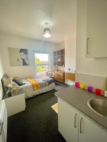 Studio to rent - Photo 2