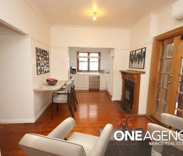 Charming Home In The Heart of Cardiff - Photo 6