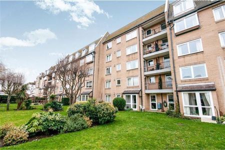 1 bedroom retirement property to rent - Photo 3